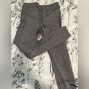 Joggers with a right side pocket